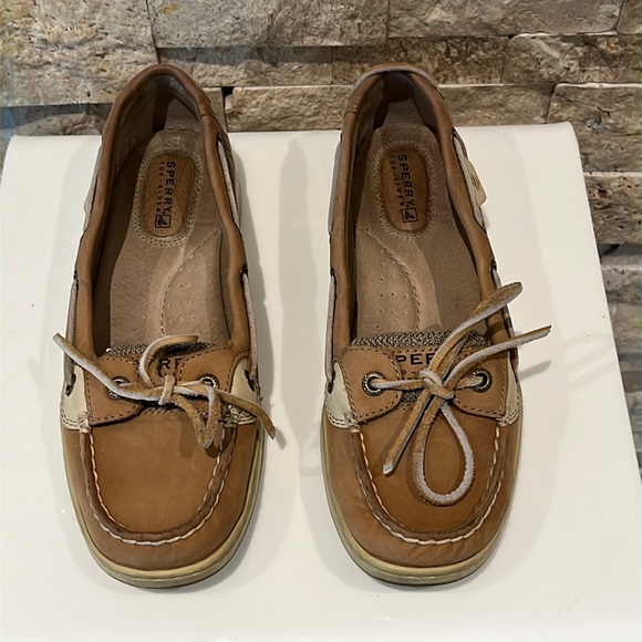 Sperry's woman's angelfish tan slip on loafers 6.5 m. - Picture 2 of 7
